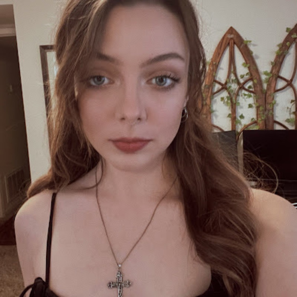 Meet your Posher, Joanna - Picture 1 of 1